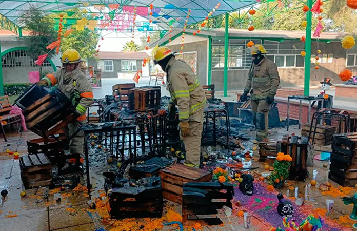 Incendio deja sin altar a escuela de Villa de Pozos