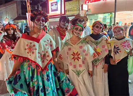 Invita la UICSLP a desfile de catrinas