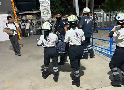 Movilización policial en CBTIS 46 por presunta venta de droga Movilización policial en CBTIS 46 por presunta venta de droga