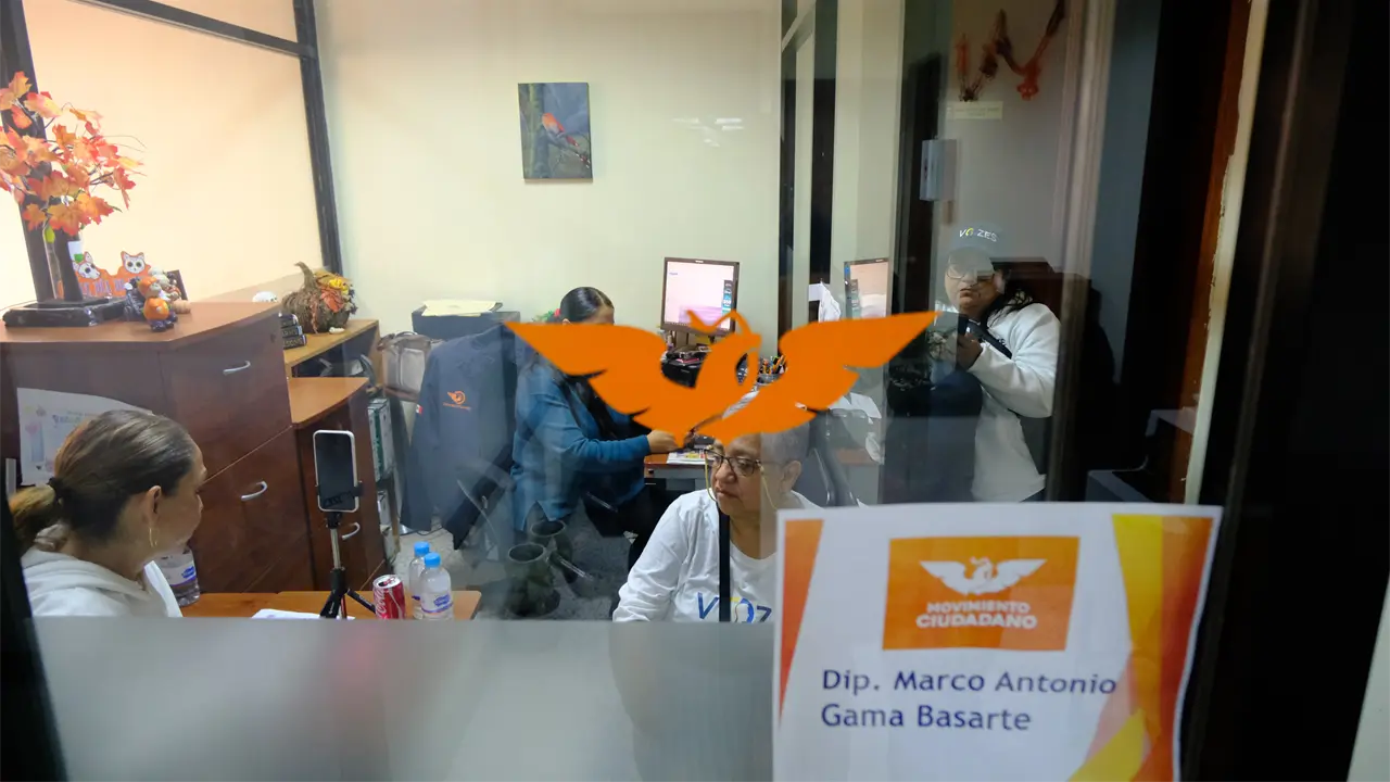 Protestan en Congreso por retraso en comparecencia de Argüelles
