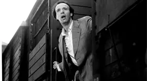 Benigni, 74 años de cine contra la guerra