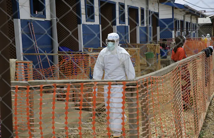 Alertan por avance de ébola en África