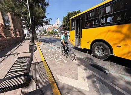 Colectivos y comerciantes traban plan de ciclovías: EGC Colectivos y comerciantes traban plan de ciclovías: EGC