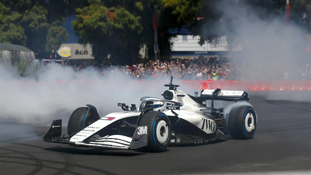 Seguirá "Checo" Pérez con Cadillac