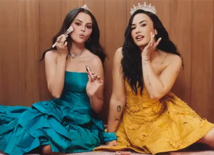 Selena Gomez y Demi Lovato reviven su amistad en campa&ntilde;a Rare Beauty