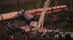 Aumentan a 69 las víctimas por choque de trenes