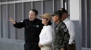 Keiko Fujimori visita Cecot de Bukele