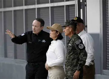 Keiko Fujimori visita Cecot de Bukele Keiko Fujimori visita Cecot de Bukele