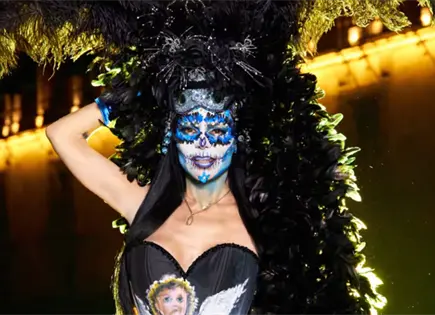 Maribel Guardia sorprende con vestido de catrina Maribel Guardia sorprende con vestido de catrina