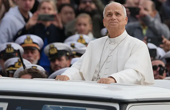 Papa León XIV vota en elección de EU