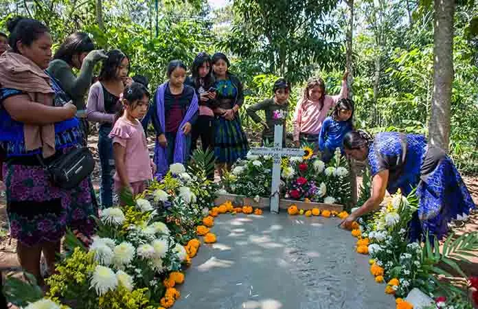 Sepultan a activista tzotzil asesinado